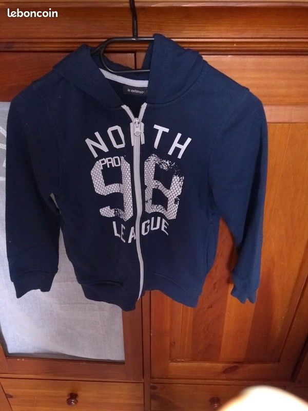 Lot 8 ans 4 vestes et un t shirt marque in extenso Decathlon umbro (image 8)