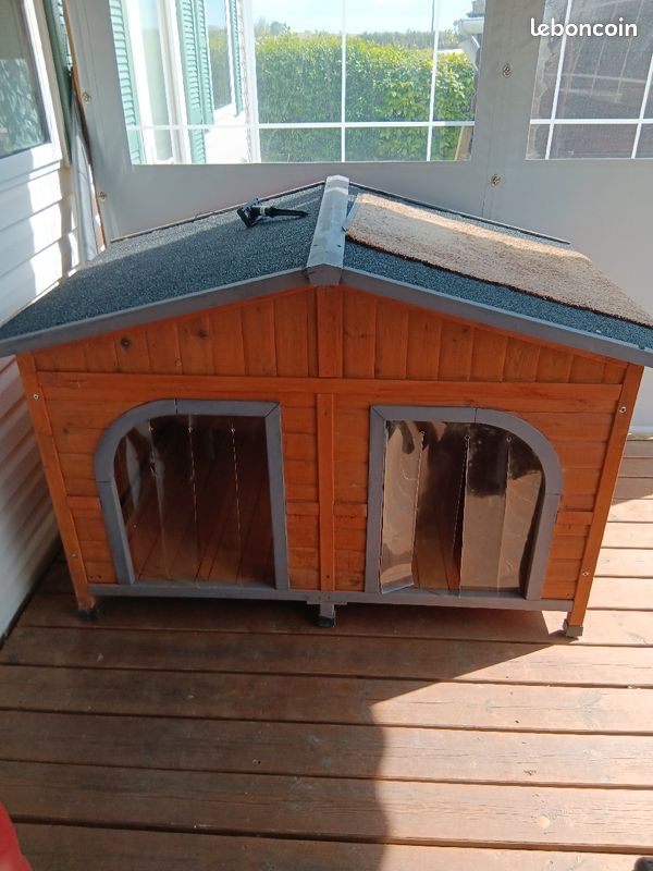 Maison double pour chien (image 1)