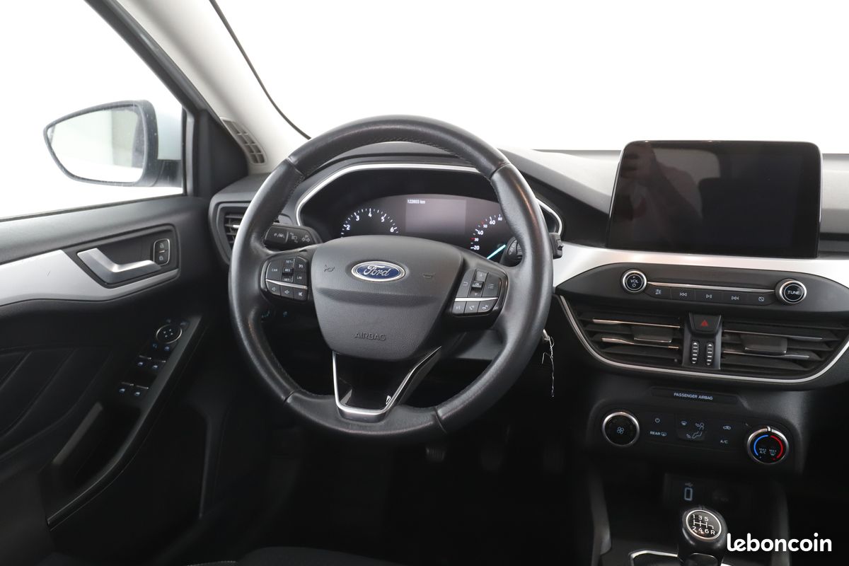 Ford Focus SW 1.0 EcoBoost Trend Business (image 7)