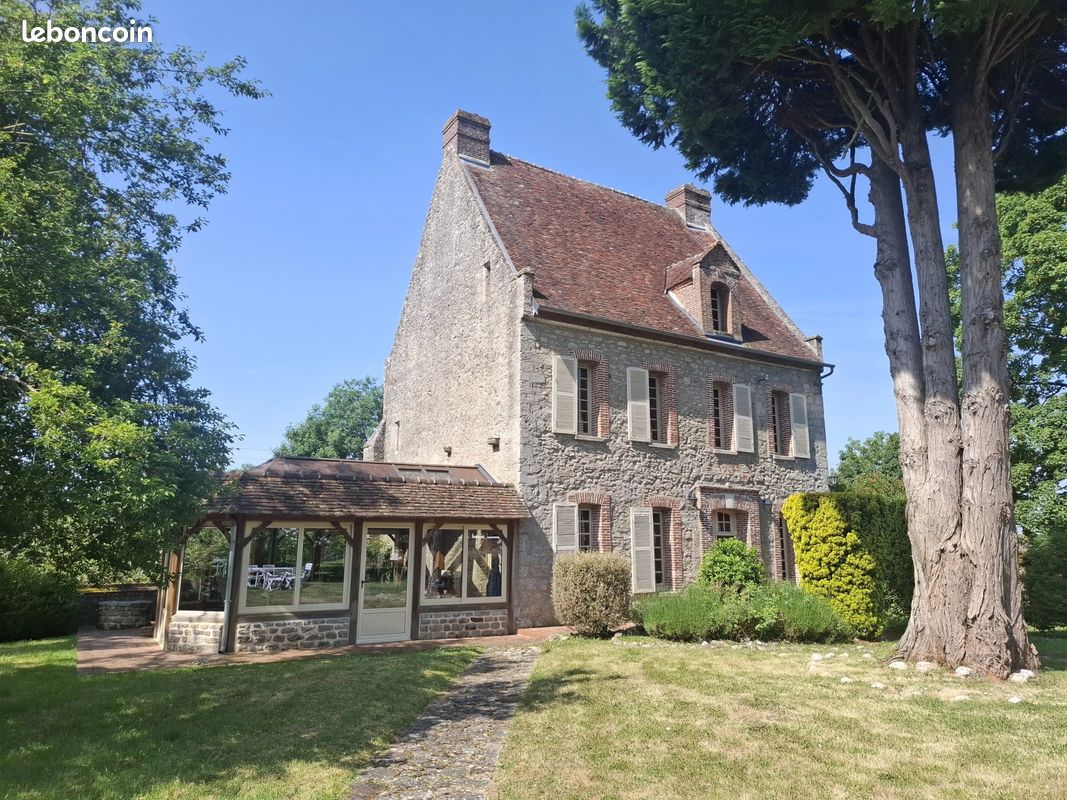 Maison 6 pièces 189 m² · à Forges-les-Eaux · 189 m² · 445 000 €