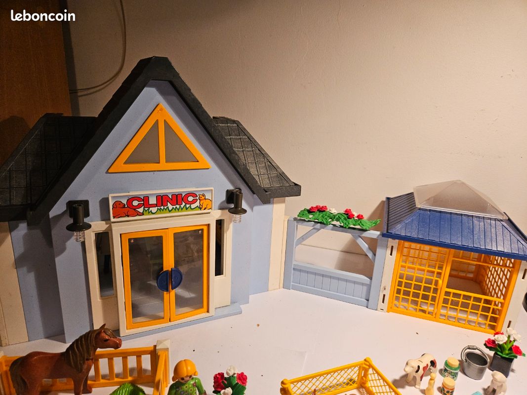 Playmobil 4343 – Clinique Vétérinaire Avec échographe Et 14 Animaux – Jeu De Construction