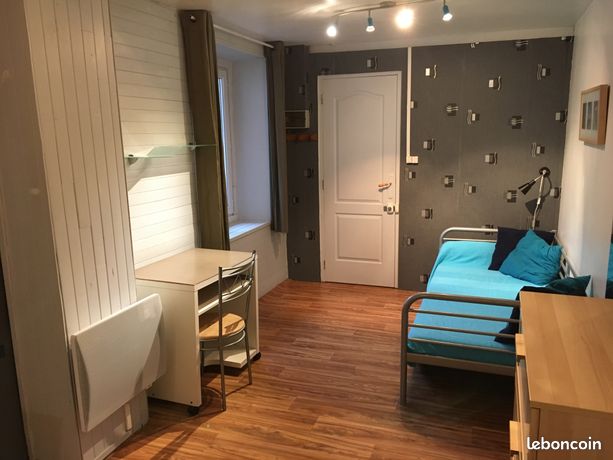 Joli studio meublé, calme, parking privé