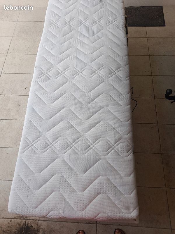 Sommier relevable et son matelas 80 cm (image 11)