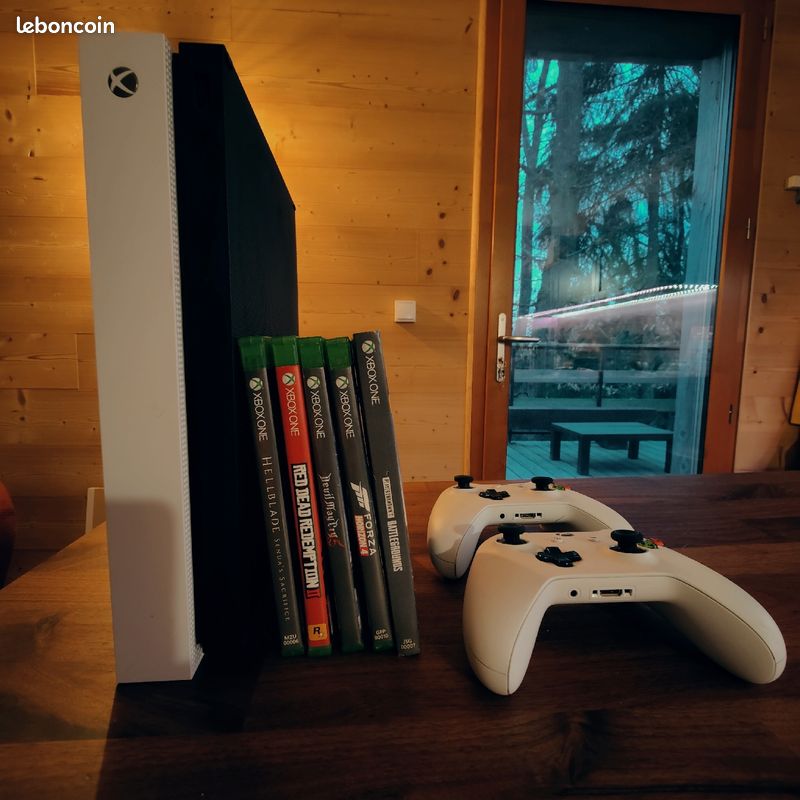 Xbox One X 1To - 2 Manettes - 6 jeux (image 3)