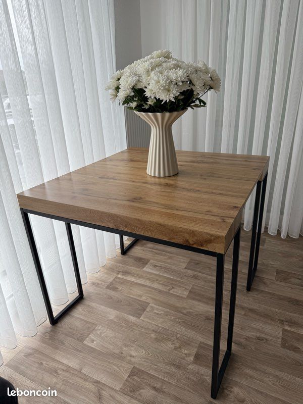 Table / Console (image 3)