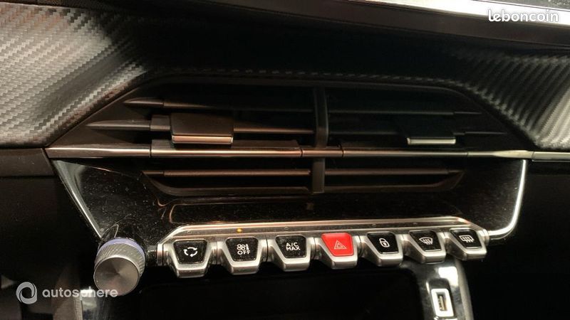 Peugeot 2008 1.2 PureTech 100ch S&S Style (image 19)