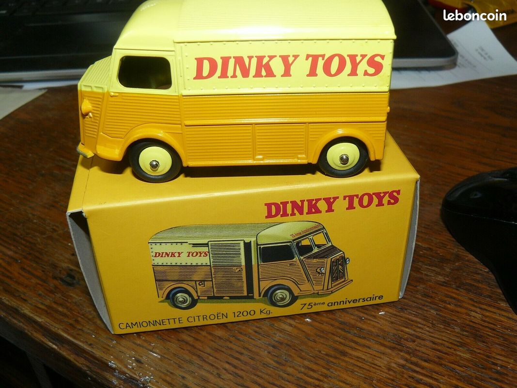 REEDITION DINKY TOYS Coffret Atlas Collector Quai De Javel Citroen Ds 2Cv 1/43 EUR 99,99 - FR