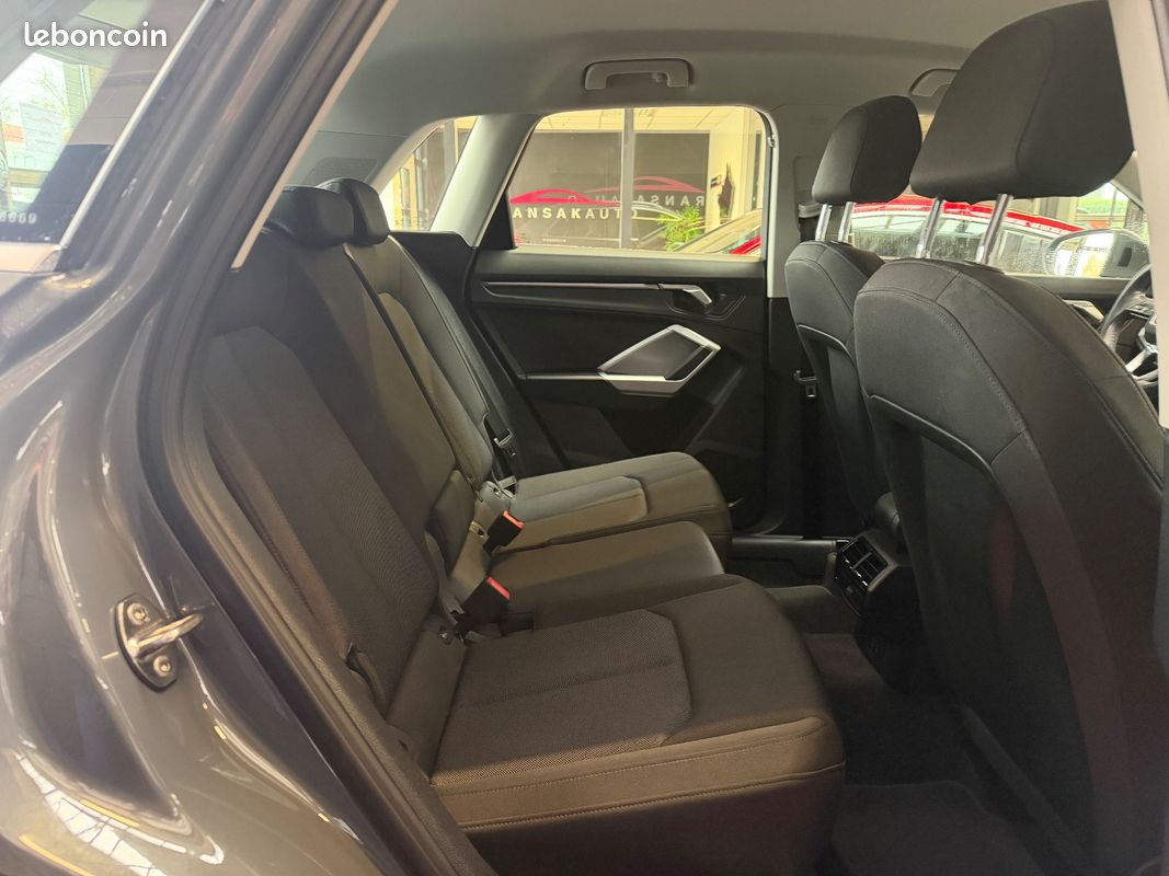 AUDI Q3 35 TFSI 150 ch S tronic 7 Business line (image 19)