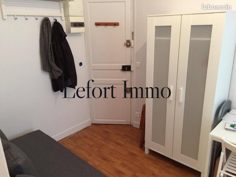 Appartement 1 pièce 12 m² · à Paris · 12 m² · 676 €/mois
