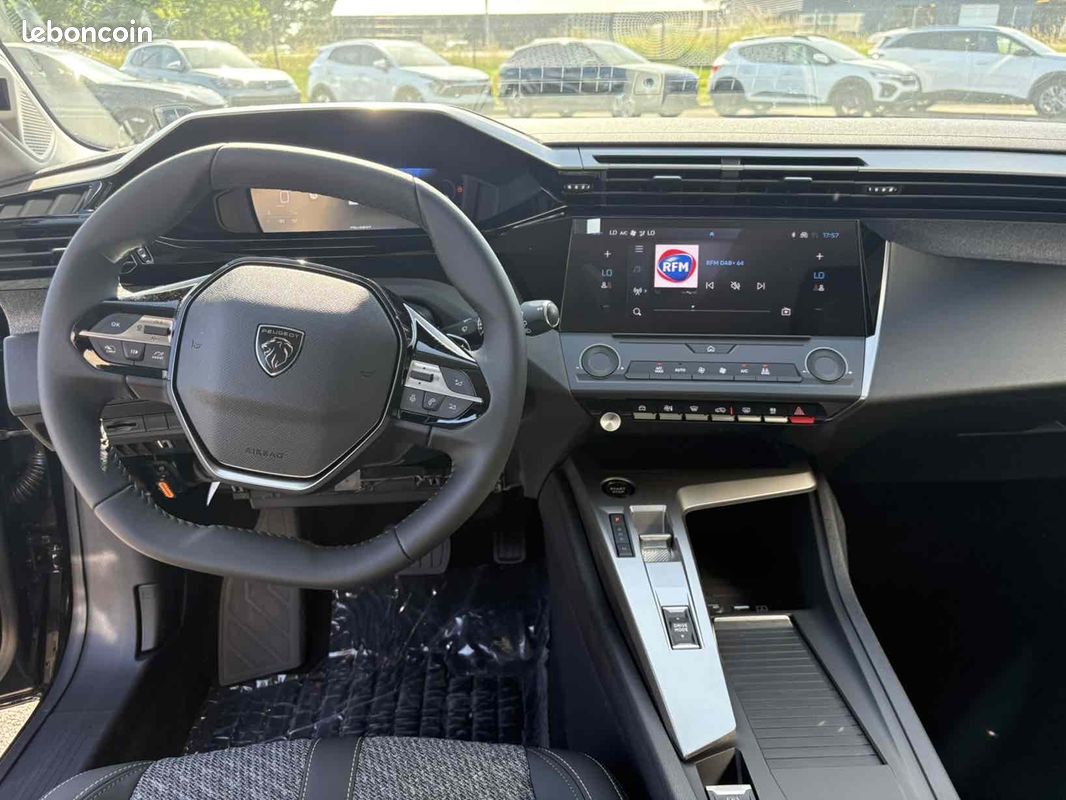 Peugeot 308 1.5 BLUEHDI 130CH S&S ALLURE EAT8 (image 16)