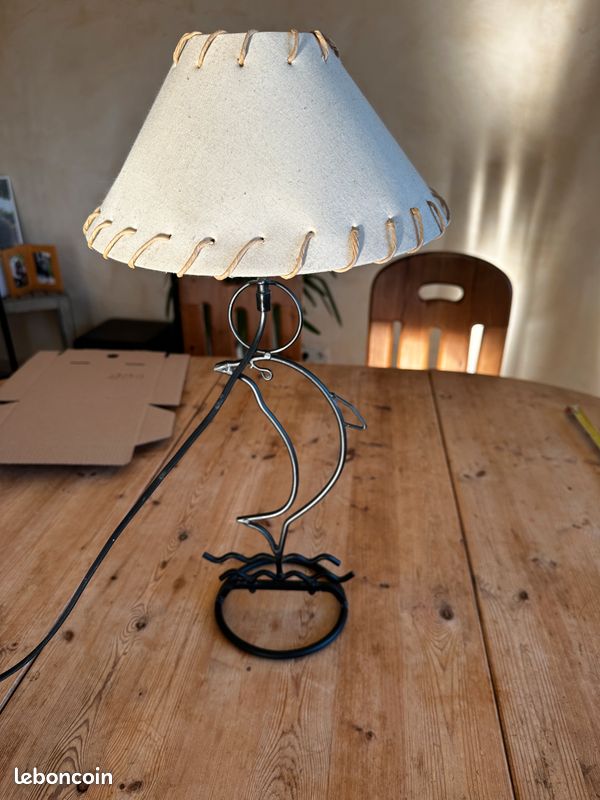 Lampe De Chevet En Fer Forgé Avec Abat-Jour Tissé À La Main Romantique
