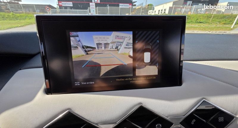 Ds DS 3 CROSSBACK 1.2 TURBO 100CH SO CHIC (image 9)
