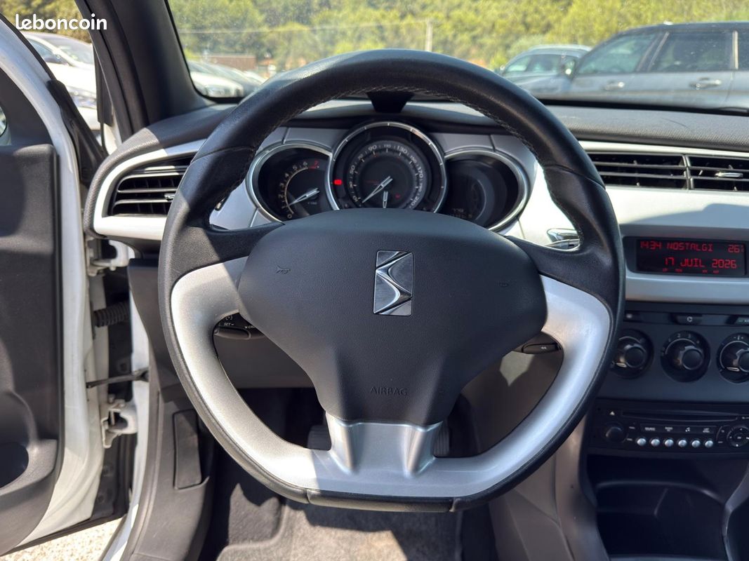 Citroen DS3 1.2 VTI PURETECH CHIC (image 9)