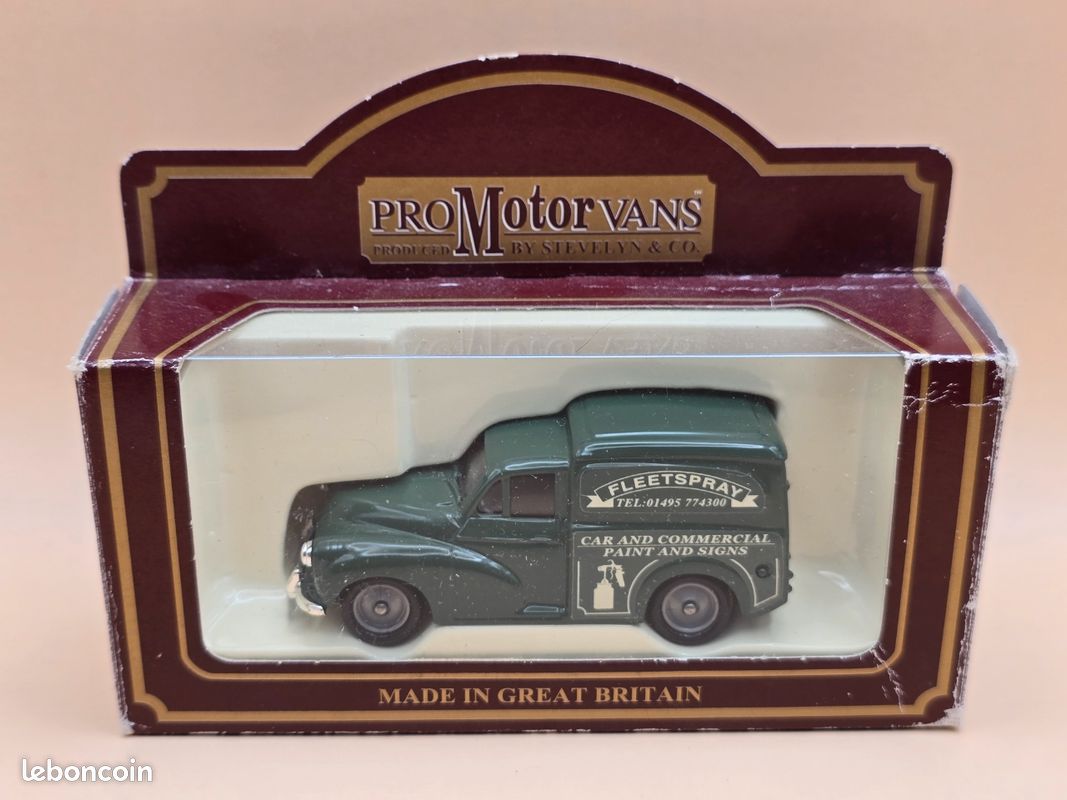 Lledo 1/43 Morris Minor Van Fleetspray (image 9)