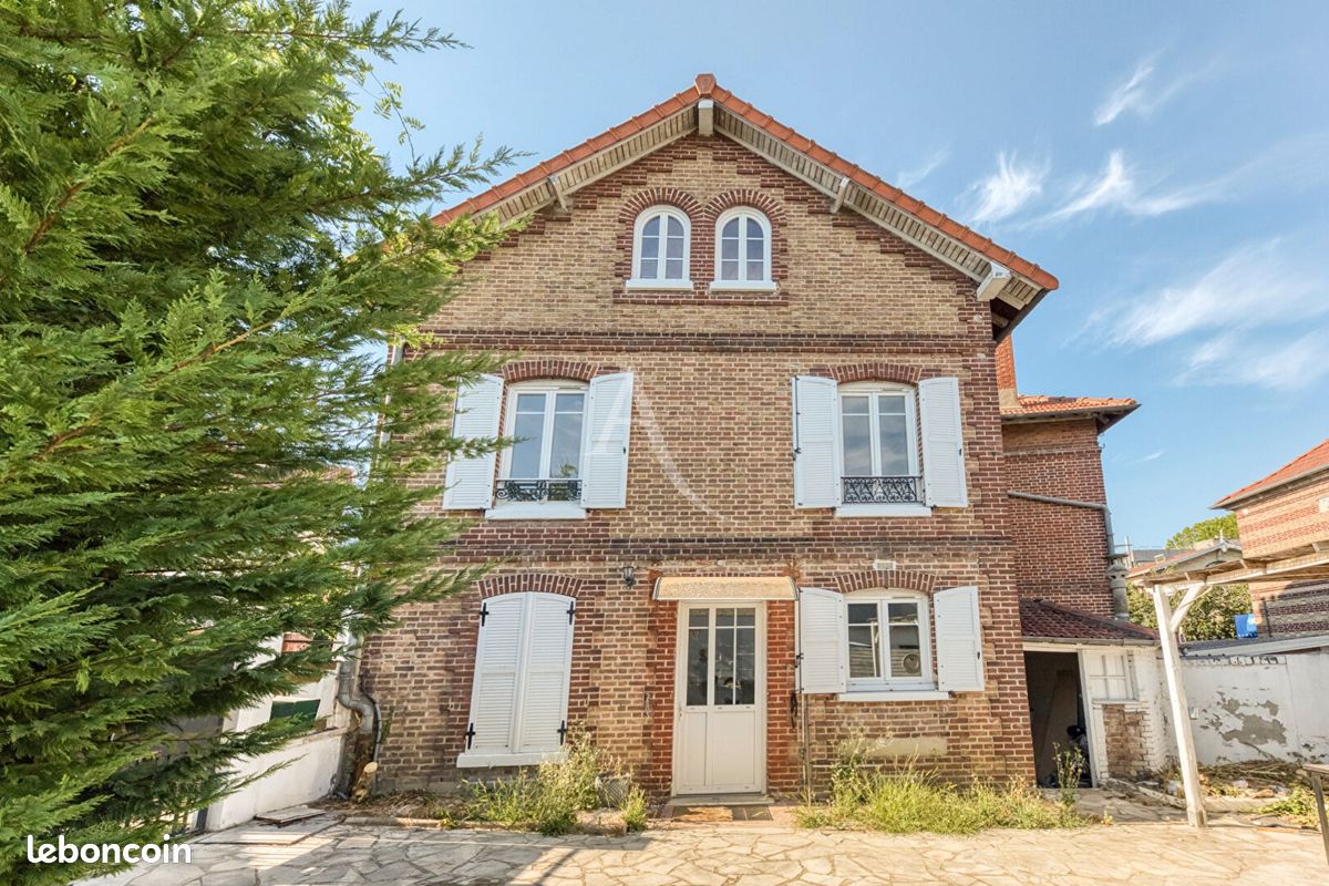Maison 6 pièces 140 m² · à Noisiel · 140 m² · 449 000 €