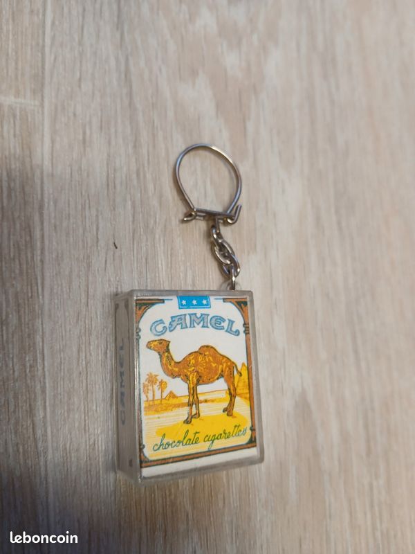 camel chocolate cigarettes Set of 8 Empty Cigarette Tins 1-Twist 1- Dark Mint and 2 Mandarin Mint What about the chocolate cigarettes.