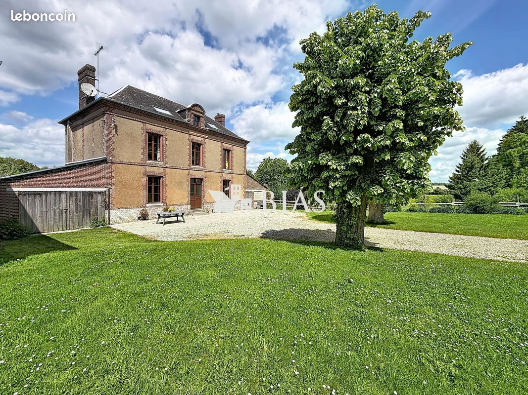 Maison 9 pièces 218 m² · à Forges-les-Eaux · 218 m² · 249 000 €