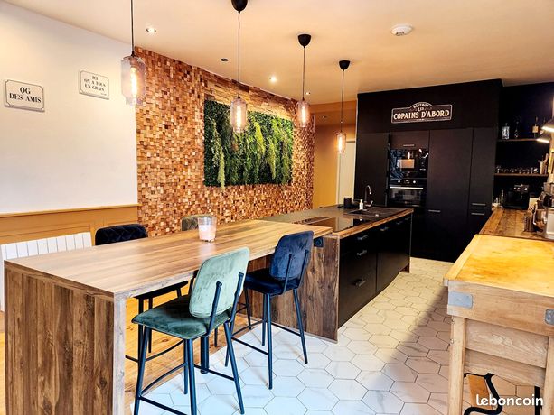 Loft/atelier/surface 6 pièces 330 m²