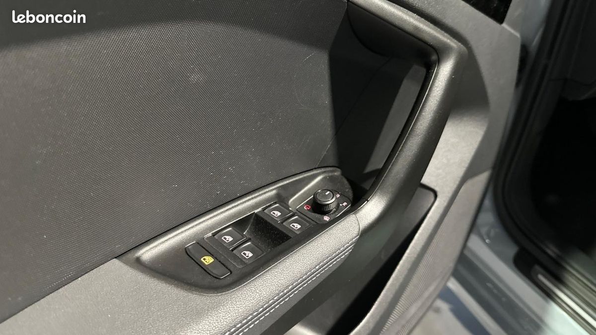 Audi A1 sportback 30 TFSI 110 S tronic 7 Advanced Gris Fleche (image 10)