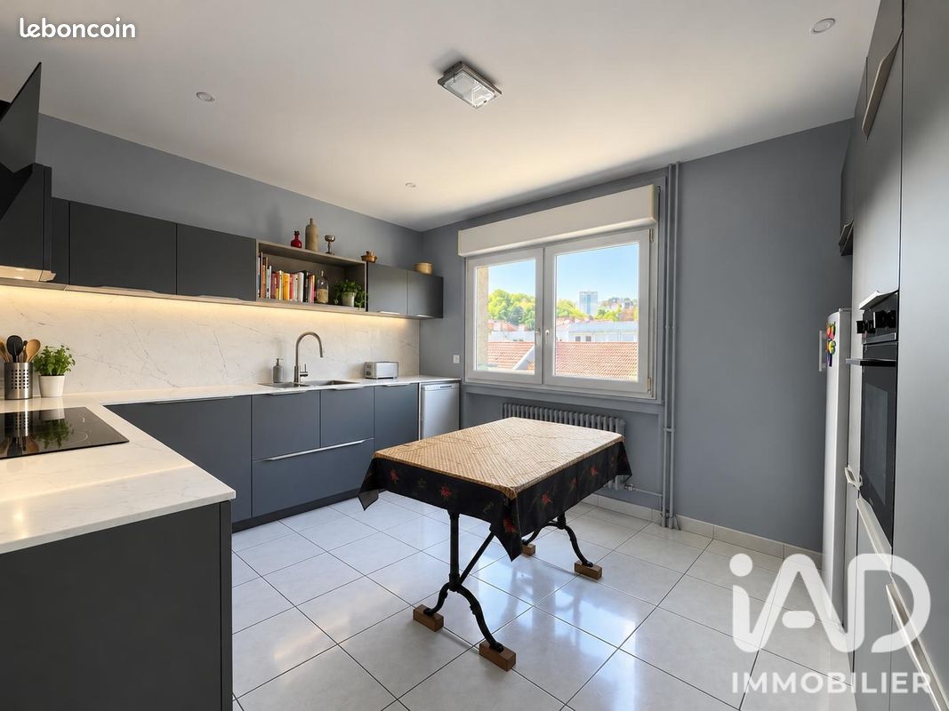 Appartement 4 pièces 103 m² · à Saint-Étienne · 103 m² · 155 000 €