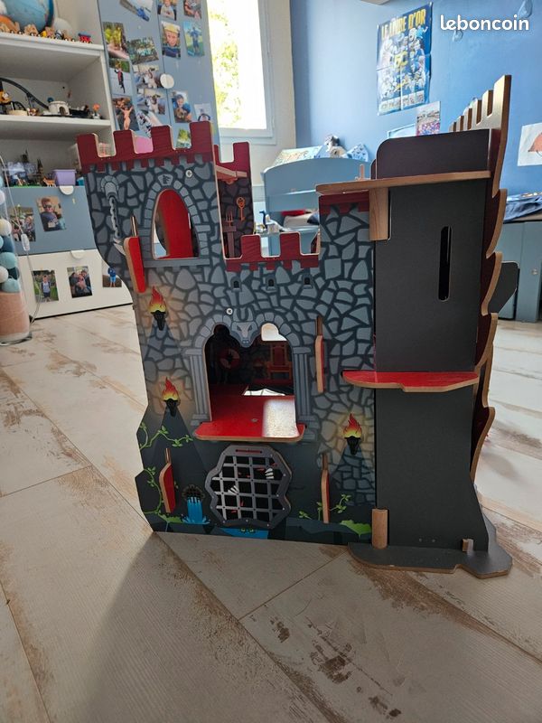 Chateau fort en bois (image 3)