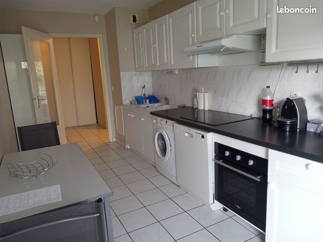Appartement 3 pièces 69 m² · à Grenoble · 69 m² · 930 €