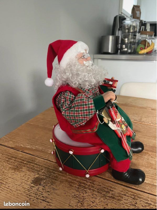 Gfilay Père Noël Dansant De 45,7 Cm Avec Musique – Figurine De Noël Latte Dorée En Peluche Chante 6 Chansons De Vacances Classiques, Secoue La Tête Et Les Mains – Décoration De