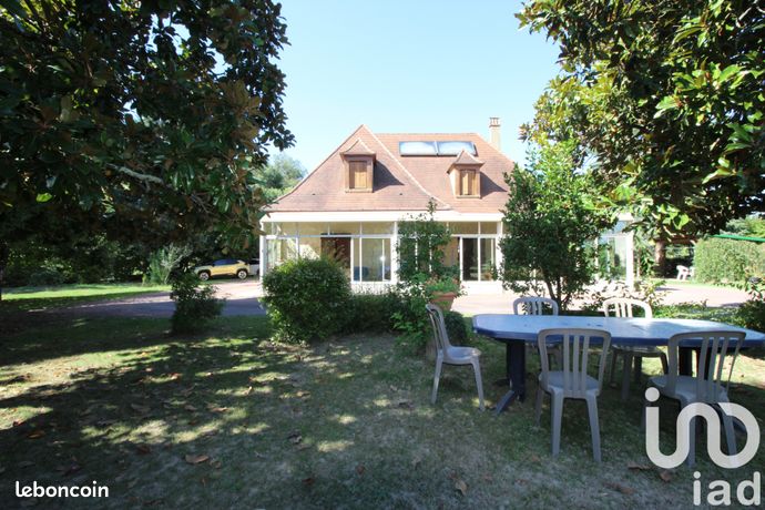 Propriété 5 pièces 180 m²