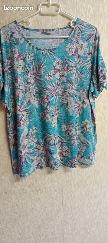 URGENT Lot vêtements femme. Jolie tee shirts élégant. Taille 50/52 à valider jusqu'au 25/6 uniquement (image 5)