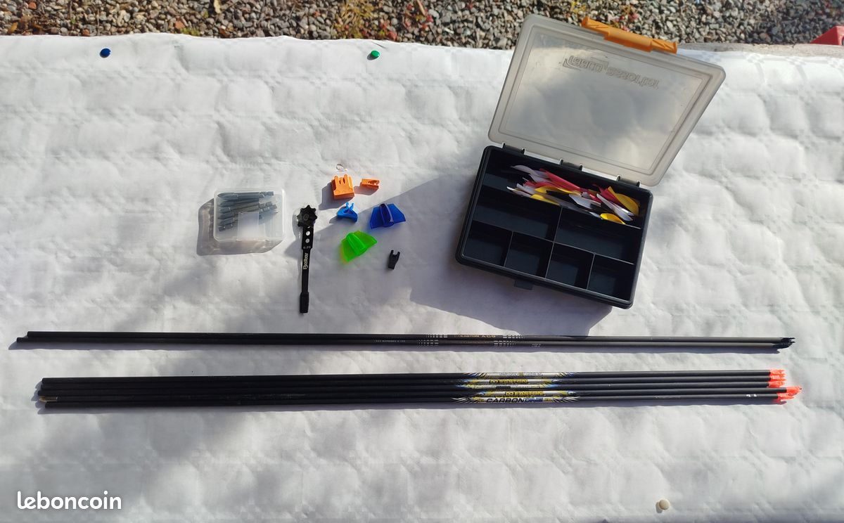 Lot D'accessoires De Tir à L'arc, Marque Kwikee Kwiver, état D'occasion