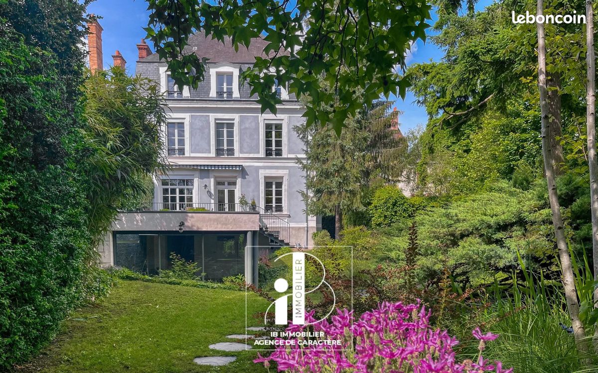 Maison 11 pièces 340 m² · à Fontainebleau · 340 m² · 1 695 000 €