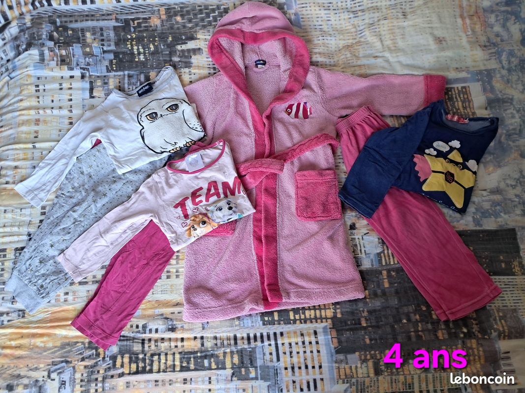 Lot Vêtements Fille 4 ans (+ de 30 articles) (image 4)