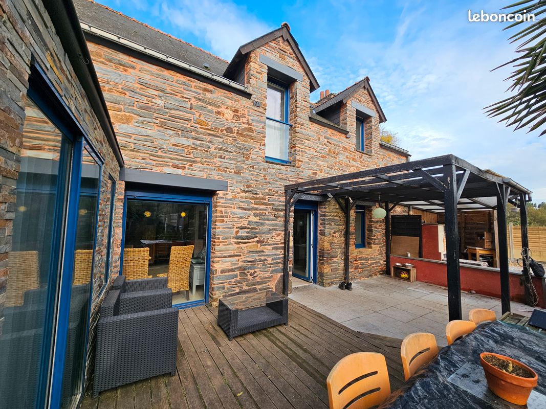 Maison 6 pièces 145 m² · à Bains-sur-Oust · 145 m² · 284 000 €
