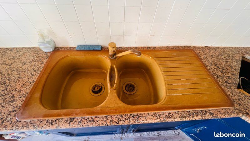 Meuble de cuisine avec plan de travail en marbre (image 8)