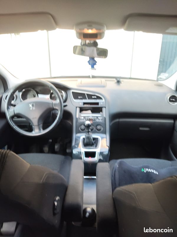 Peugeot 5008 (image 4)