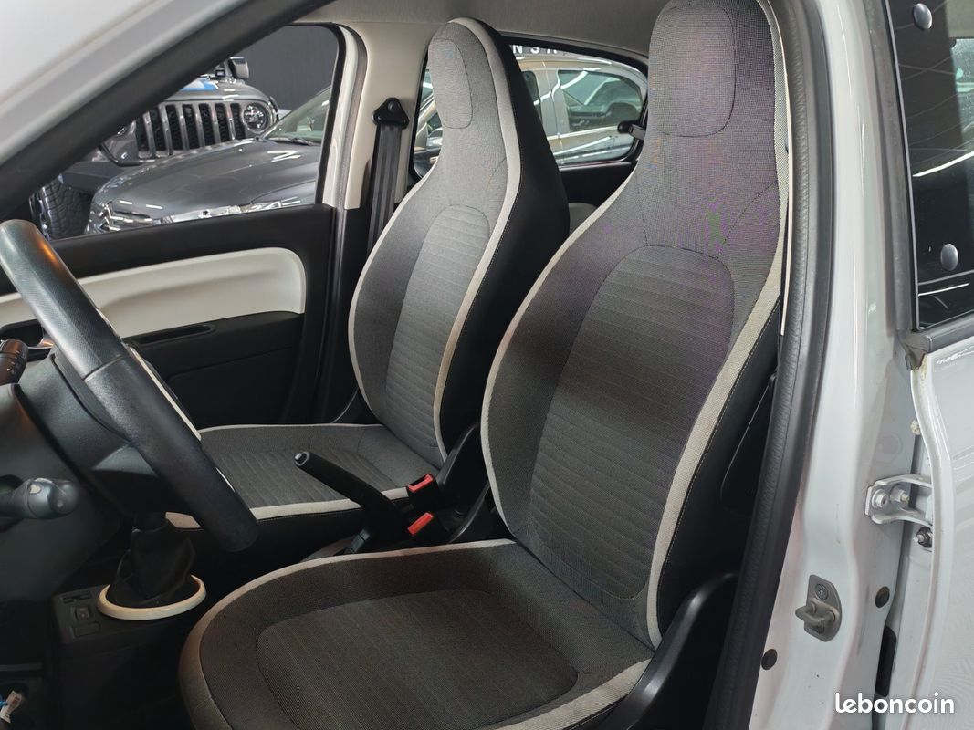 RENAULT TWINGO III 1.0 SCe 70 eco2 Stop Start Zen (image 13)