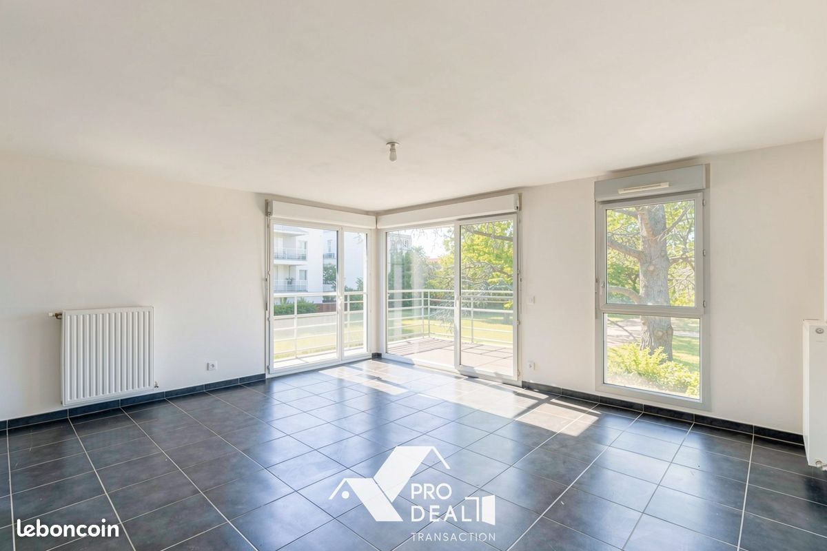 Appartement 4 pièces 84 m² · à Meyzieu · 84 m² · 275 000 €