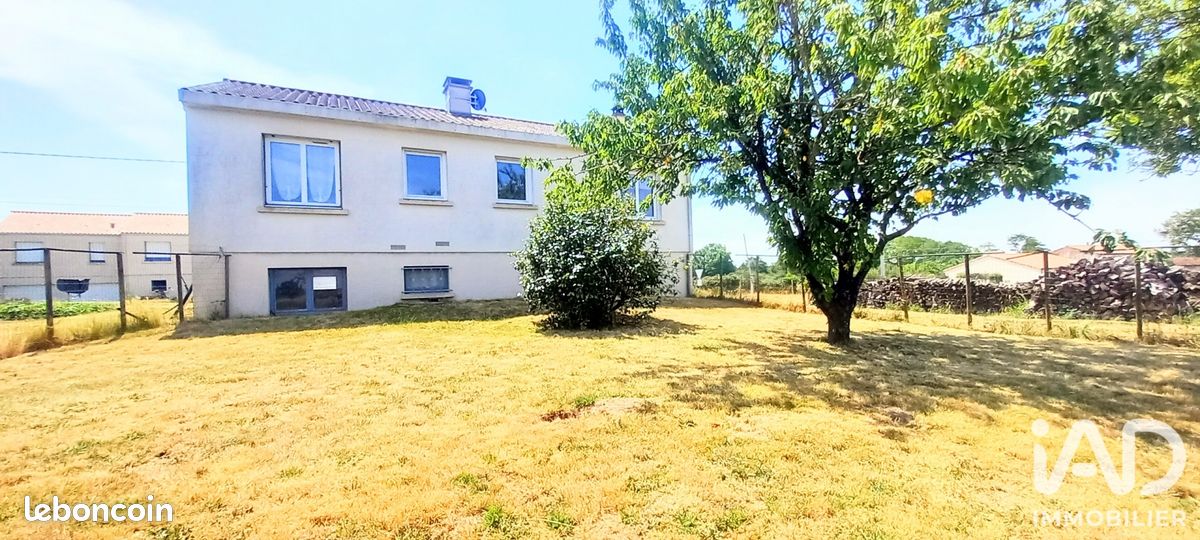 Maison 4 pièces 82 m² · à Saint-Aubin-des-Ormeaux · 82 m² · 158 000 €