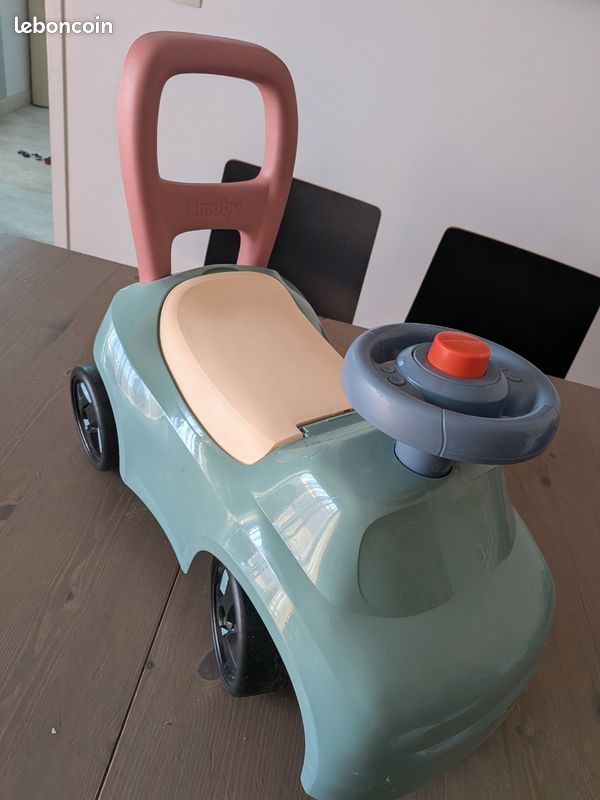 Camion porteur trotteur (image 1)