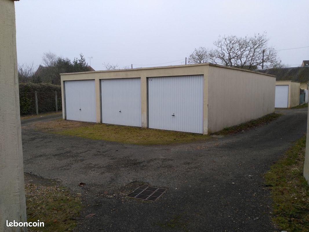 Garage luce · à Lucé · 90 €/mois