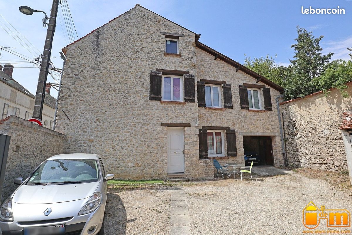 Maison 5 pièces 143 m² · à Le Mérévillois · 143 m² · 220 000 €