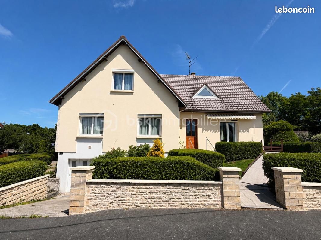 Maison 8 pièces 1238 m² · à Troarn · 1 238 m² · 324 000 €