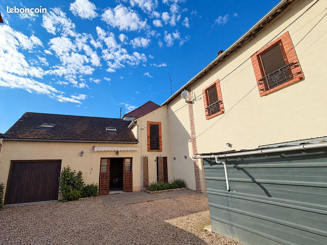 Maison 8 pièces 151 m² · à Villecien · 151 m² · 99 000 €