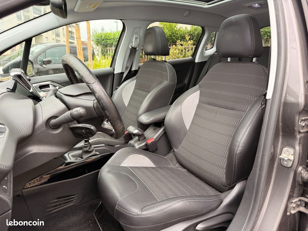 PEUGEOT 2008 130ch SS BVM6 Style (image 11)