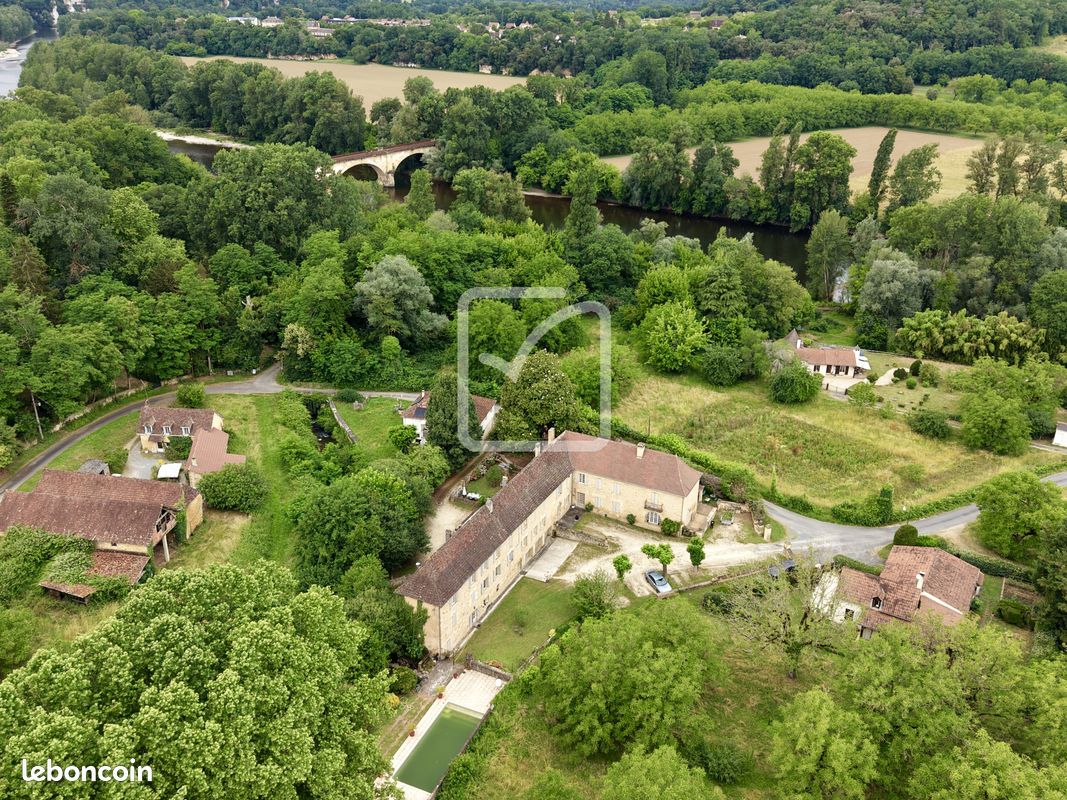 Maison 20 pièces 790 m² · à Groléjac · 790 m² · 898 000 €