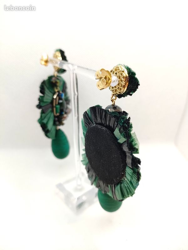 Boucles d'oreilles "Rio" vertes de la marque Lola Casademunt (image 4)