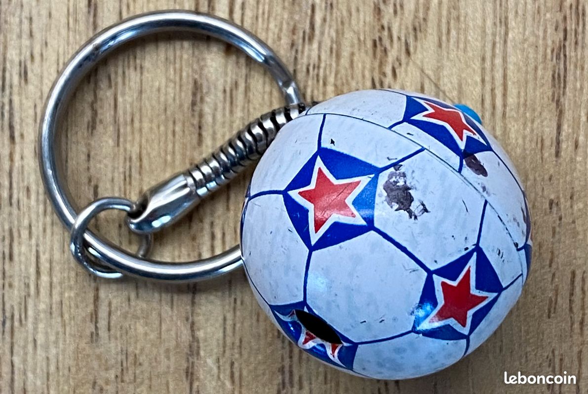 Porte-clés UEFA Vintage – Old School – Supporteur De Football – Bon état