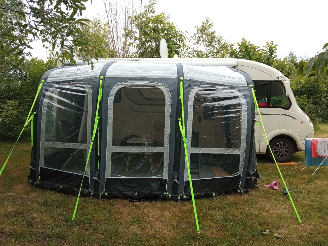 Auvent gonflable Summer Line pour camping car - Équipement caravaning