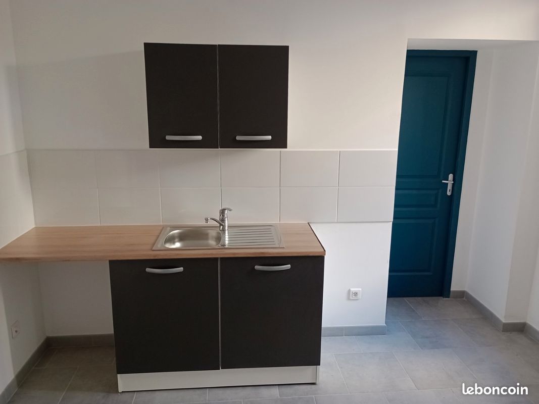 Appartement 3 pièces 42 m² · à Carpentras · 42 m² · 560 €