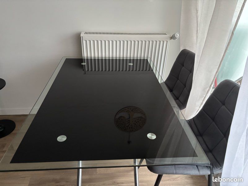 Table en verre (image 1)